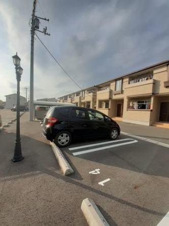 車をお持ちの方に嬉しい駐車場付きの物件です