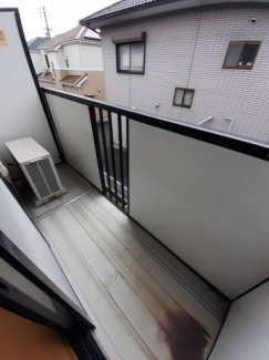 落ち着いた時間を過ごせるバルコニーです