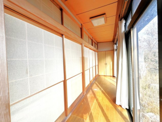 陽当たりの良い縁側は室内物干し場としても◎