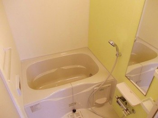 日々の疲れを癒すお風呂付です