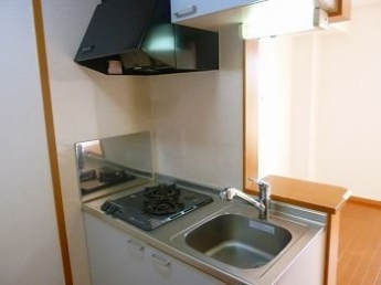 コンパクトなキッチンで掃除もラクラク