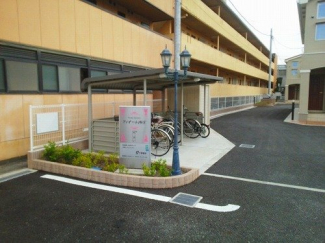 車をお持ちの方に嬉しい駐車場付きの物件です