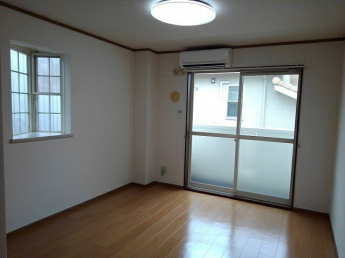 こちらのリビングで趣味の時間をお楽しみください