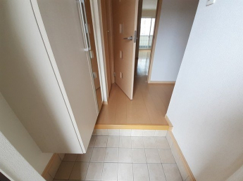 シンプルで使いやすい玄関です