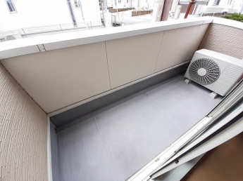 陽当たり良好なバルコニーです