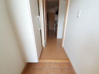 収納もある玄関です
