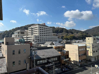 バルコニーから南側方面（大津赤十字病院）