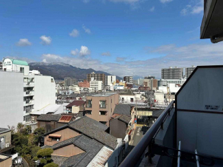 バルコニーから北側方面（比叡山）