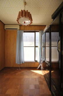 洋室 4.5帖（2階・東側）