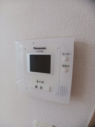 モニター付きインターホンで安心です♪