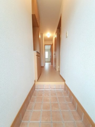 収納もある玄関です