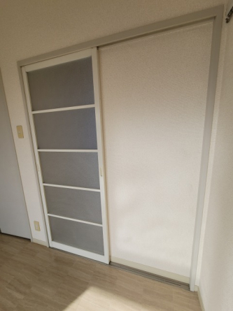 キッチンと洋室は引戸があるのでエアコンも効きやすくなります