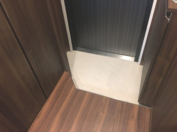 【玄関】