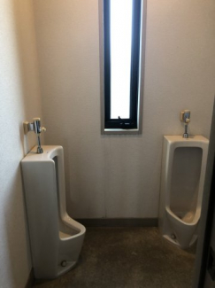 ２階男子トイレ