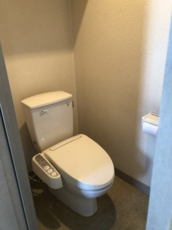 ２階男女兼用トイレ