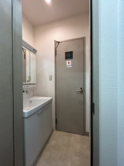 １階女子洗面所