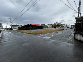 外部駐車場31台　徒歩0.5分