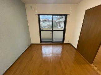 写真は同物件別部屋です。
