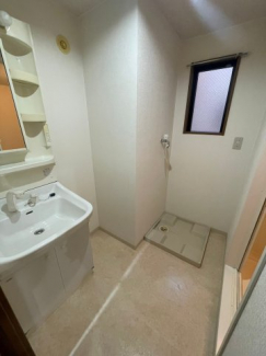 写真は同物件別部屋です。