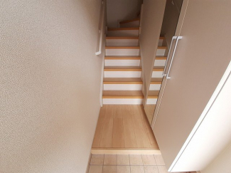 明るい玄関です