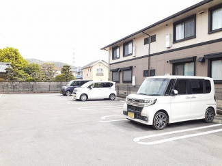 駐車場に車を止められます