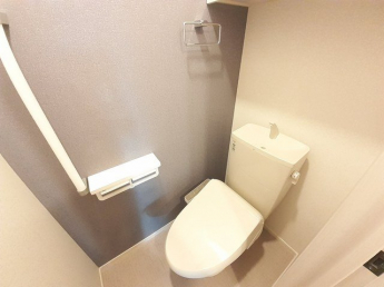 清潔感のあるトイレです