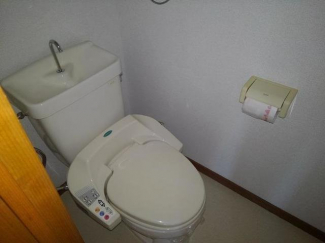 ゆったりとした空間のトイレです