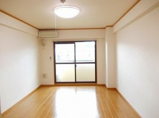 明るい室内です
