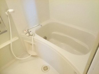 ゆったり過ごせるお風呂です