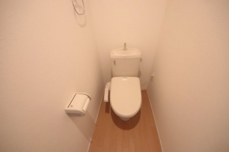 ゆったりとした空間のトイレです