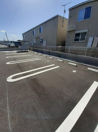 【駐車場】