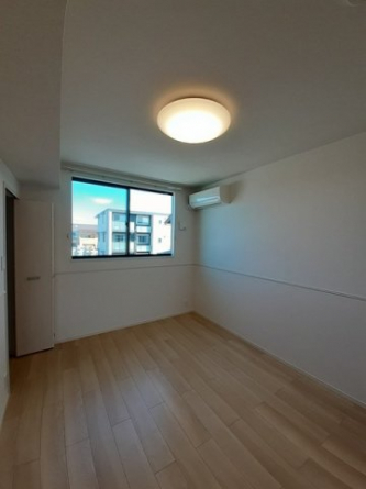 【寝室】