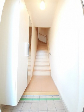 シンプルで使いやすい玄関です