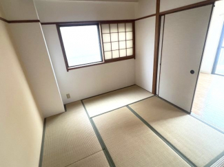 【寝室】