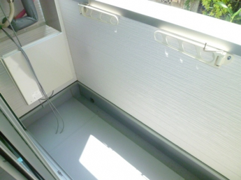 外からの目が気にならないバルコニーで洗濯物が干せます