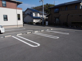 【駐車場】