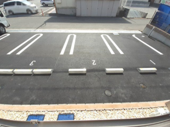 【駐車場】
