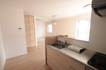 コンパクトなキッチンで掃除もラクラク