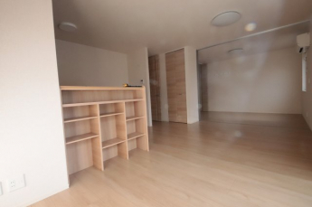 こちらの居間で趣味の時間をお楽しみください