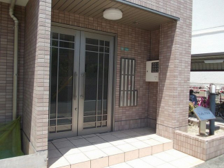 毎日通るエントランスはこのようになっています
