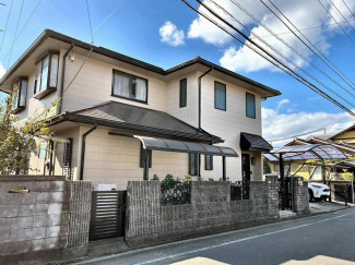 外観を東側より撮影。敷地は広々約78坪。