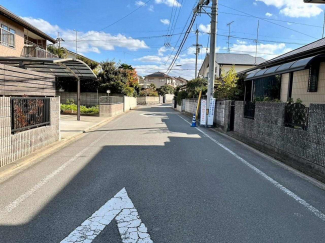 北東側道路は幅員5.9ｍ
