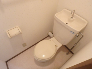 シンプルで使いやすいトイレです