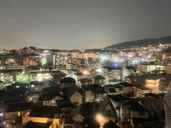 季節により時間によりいろいろな表情を魅せる眺望を楽しむことができるお部屋です。
