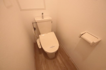 コンパクトで使いやすいトイレです