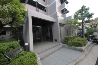 落ち着いたエントランスです