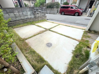 車をお持ちの方に嬉しい駐車場付きの物件です