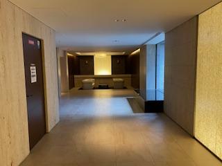 落ち着いたエントランスです