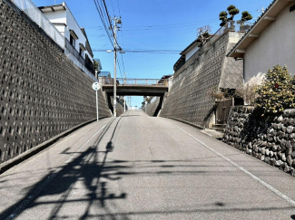 西側道路