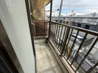 お洗濯にも便利なバルコニー付き
